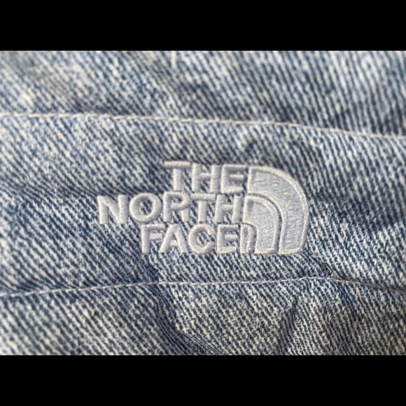 The North Face Girls Reversible Mossbud Jacket - Picture 10 of 10